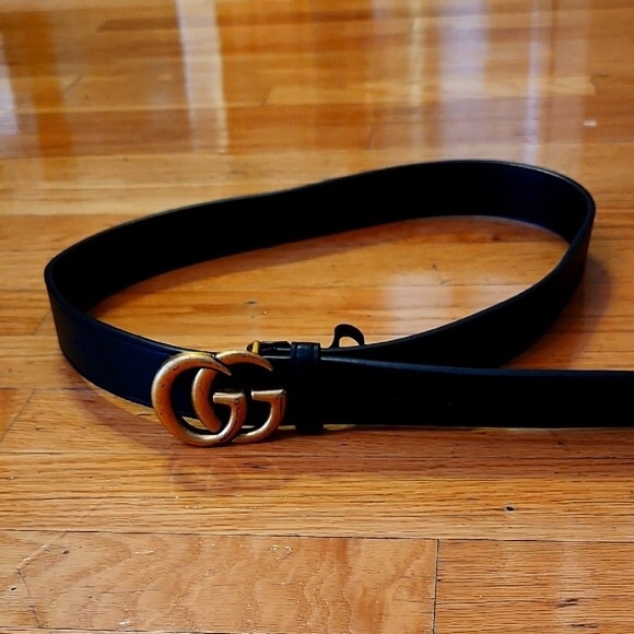Gucci Black Leather Belt with Gold Buckle. Women - Picture 1 of 5